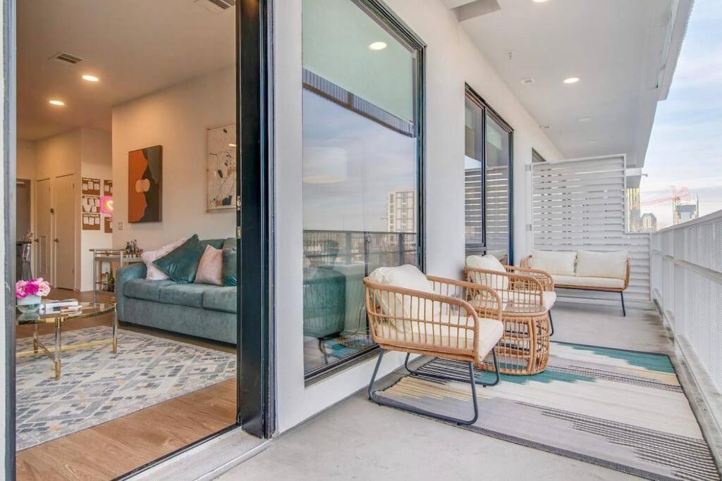 Stylish Downtown Condo W/ Pool & Parking Nashville Extérieur photo
