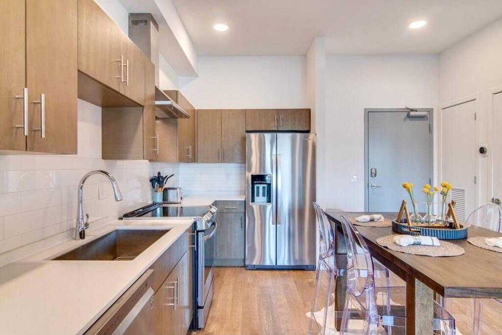 Stylish Downtown Condo W/ Pool & Parking Nashville Extérieur photo