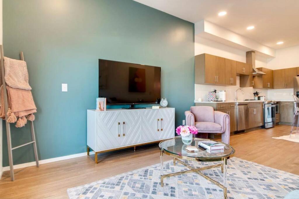 Stylish Downtown Condo W/ Pool & Parking Nashville Extérieur photo