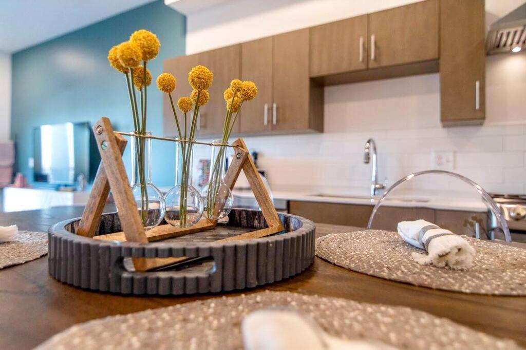 Stylish Downtown Condo W/ Pool & Parking Nashville Extérieur photo
