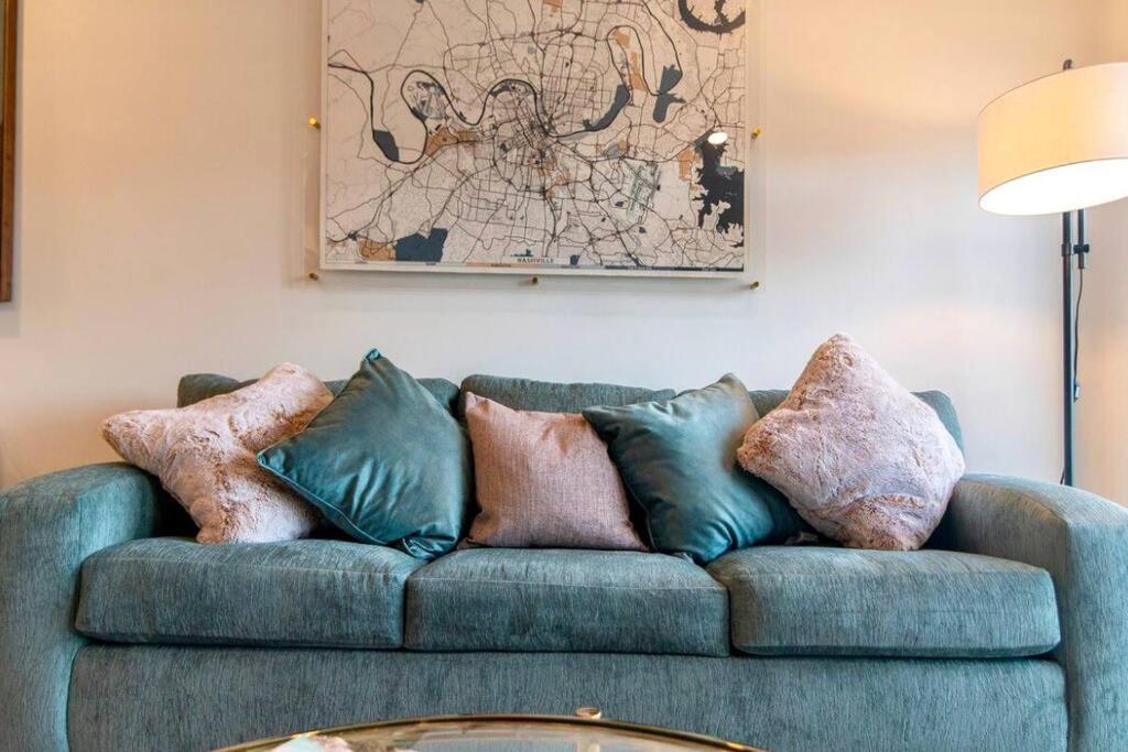 Stylish Downtown Condo W/ Pool & Parking Nashville Extérieur photo