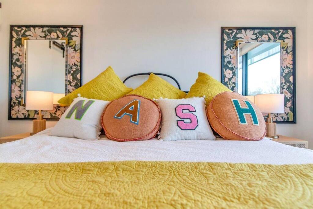 Stylish Downtown Condo W/ Pool & Parking Nashville Extérieur photo