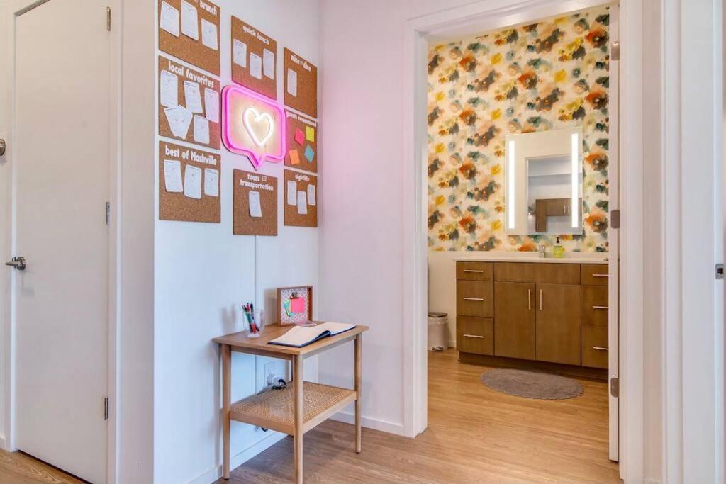 Stylish Downtown Condo W/ Pool & Parking Nashville Extérieur photo