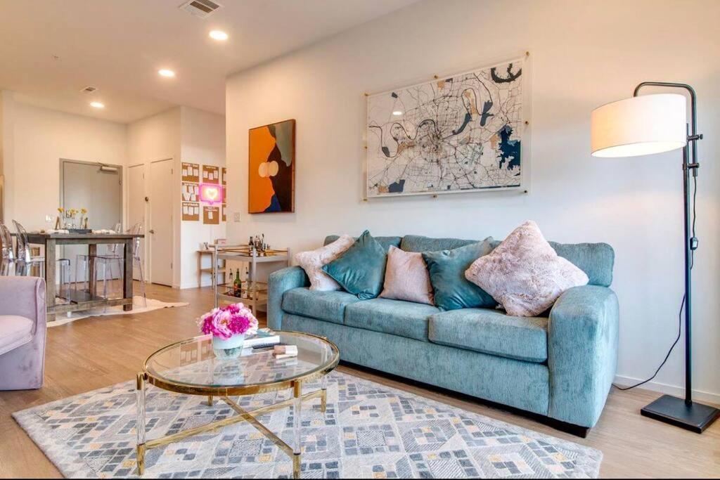 Stylish Downtown Condo W/ Pool & Parking Nashville Extérieur photo